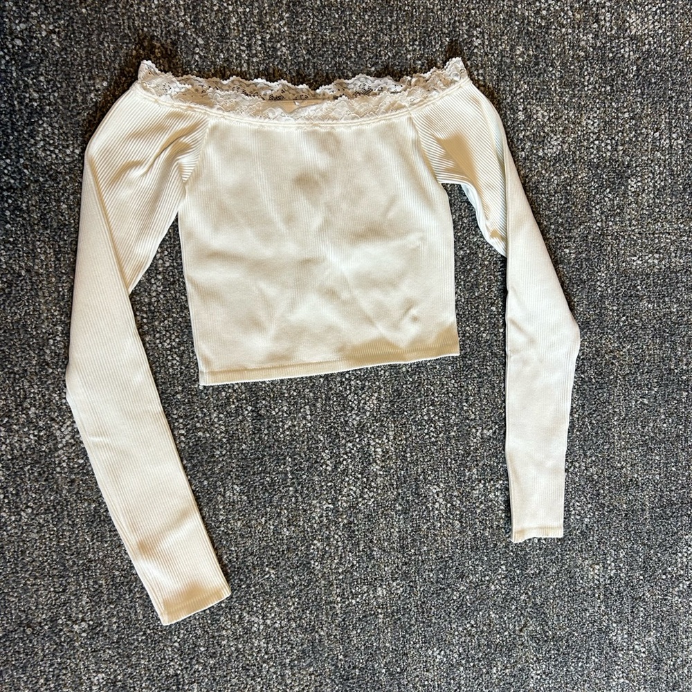 URBAN OUTFITTERS off the shoulder ribbed long sleeve shirt